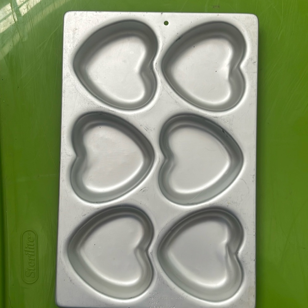 Wilton Heart Baking Pan